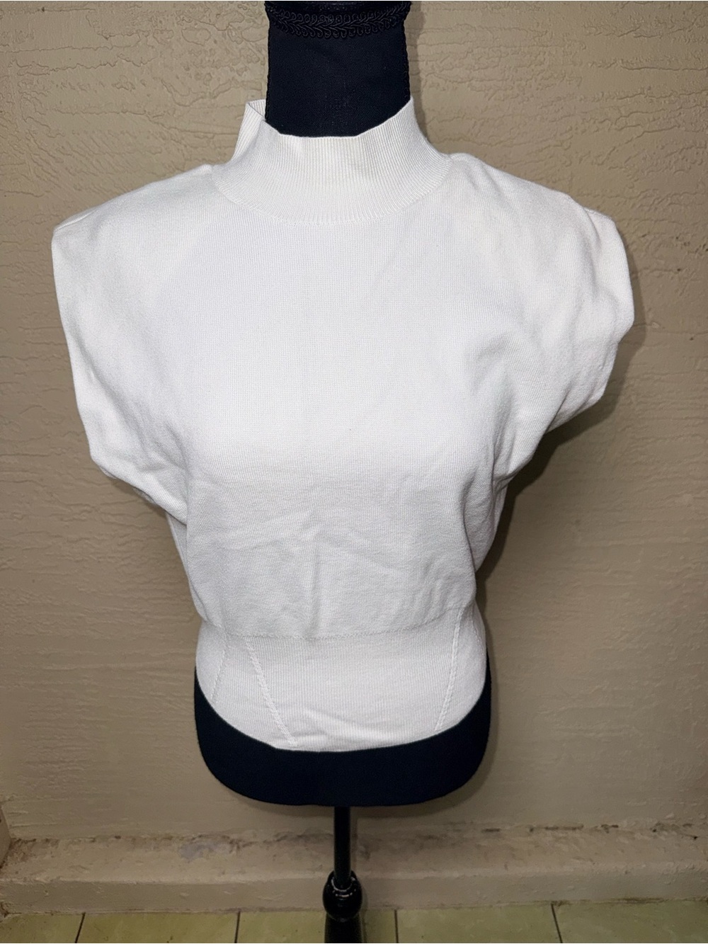 Pilcro Anthropologie White Mock Neck Cap Sleeve Sweater Top Quiet Luxury M
